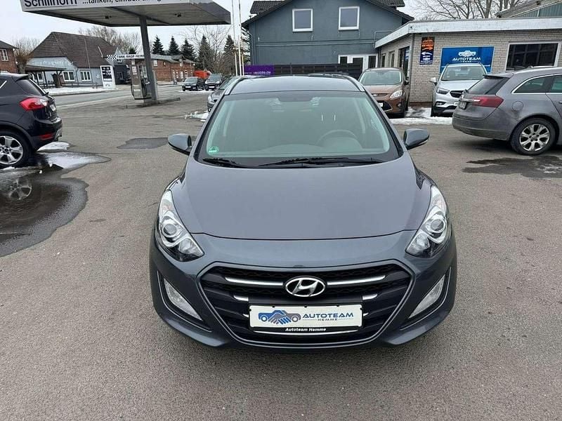 Gebraucht Hyundai i30 110 PS (80 kW) 2017 Grau Kombi