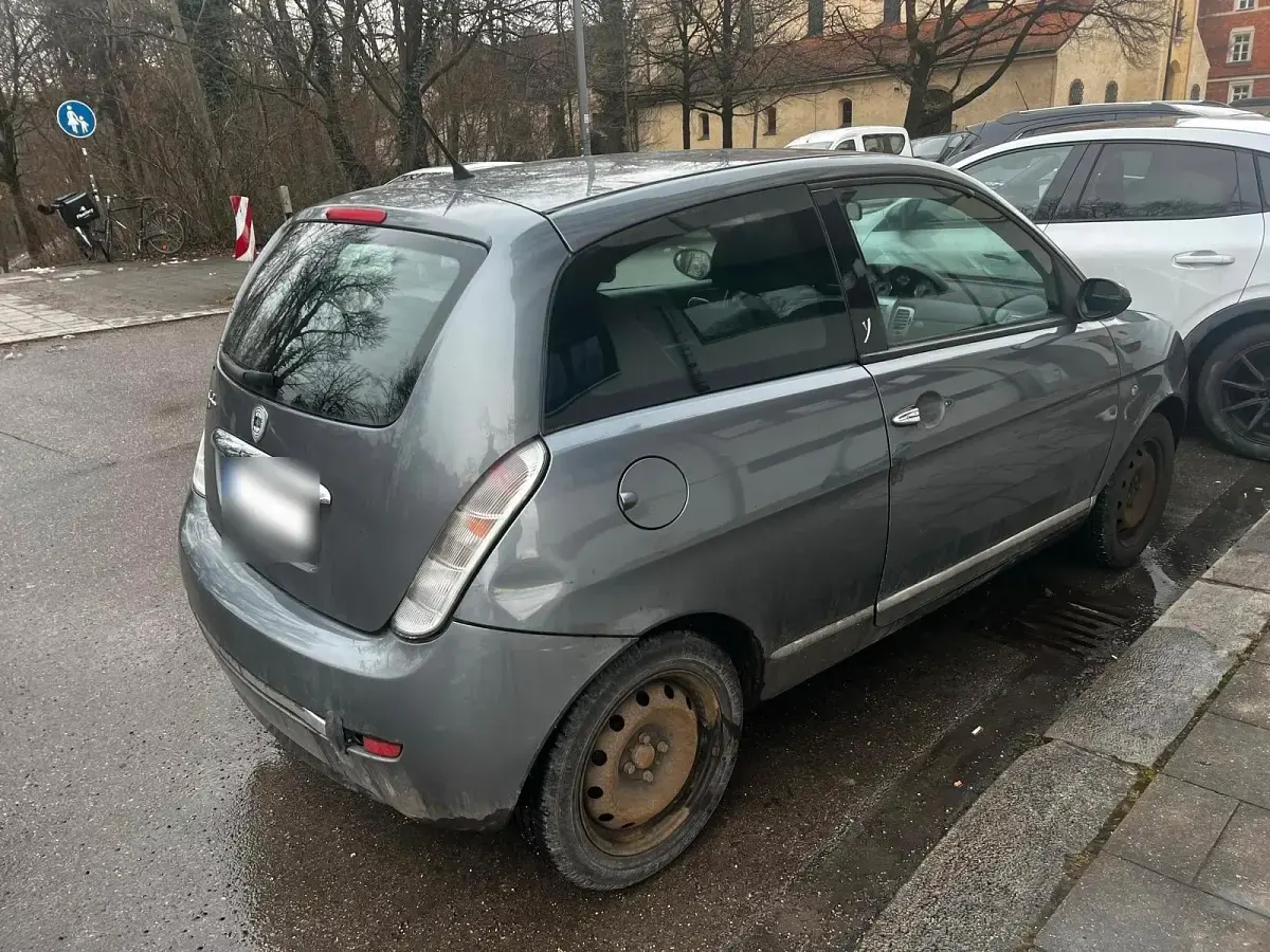 Usata Lancia Ypsilon 72 CV (52 kW) 2008 Grigio Utilitaria