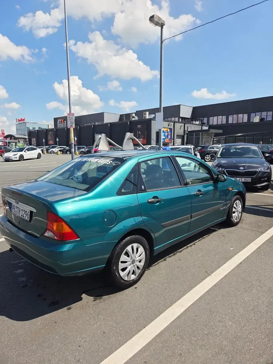 Gebraucht Ford Focus 74 PS (54 kW) 1999 Grün Limousine