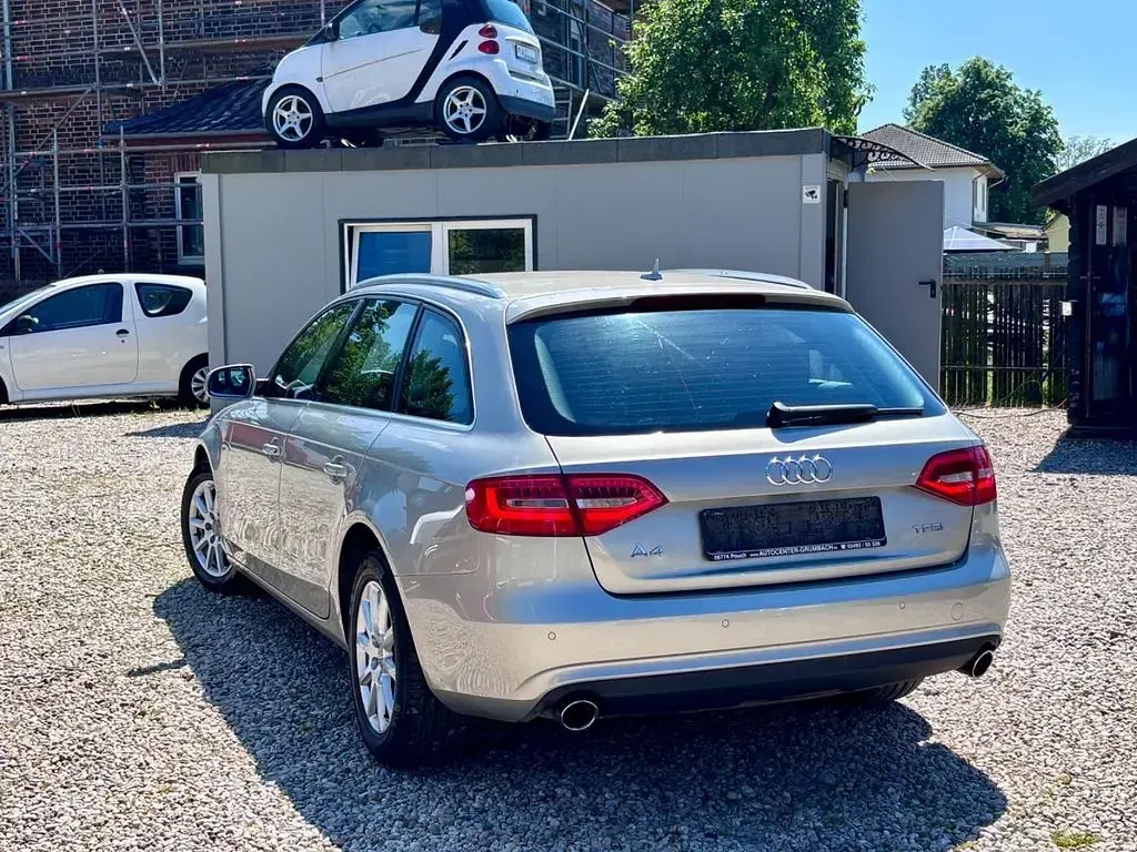 Używany Audi A4 Attraction 170 KM (125 kW) 2013 Srebrny Kombi