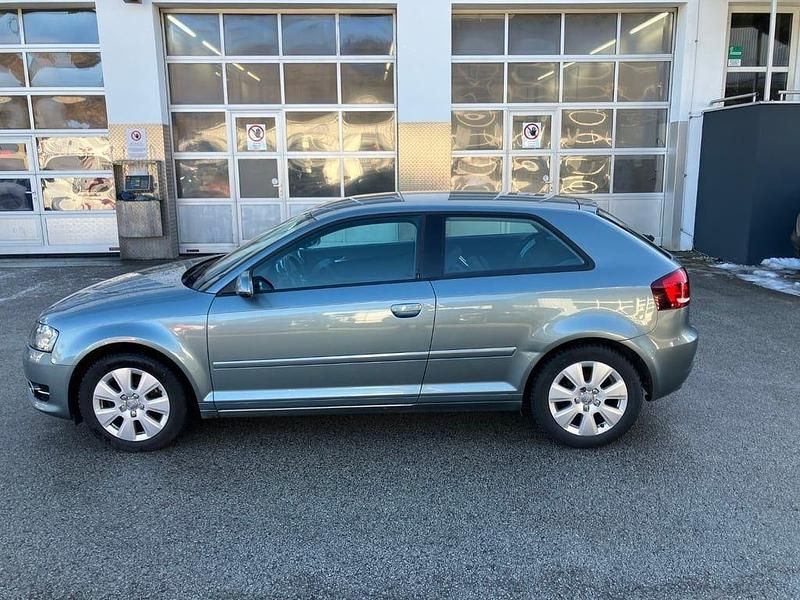 Gebraucht Audi A3 Attraction 90 PS (66 kW) 2010 Grau Kleinwagen