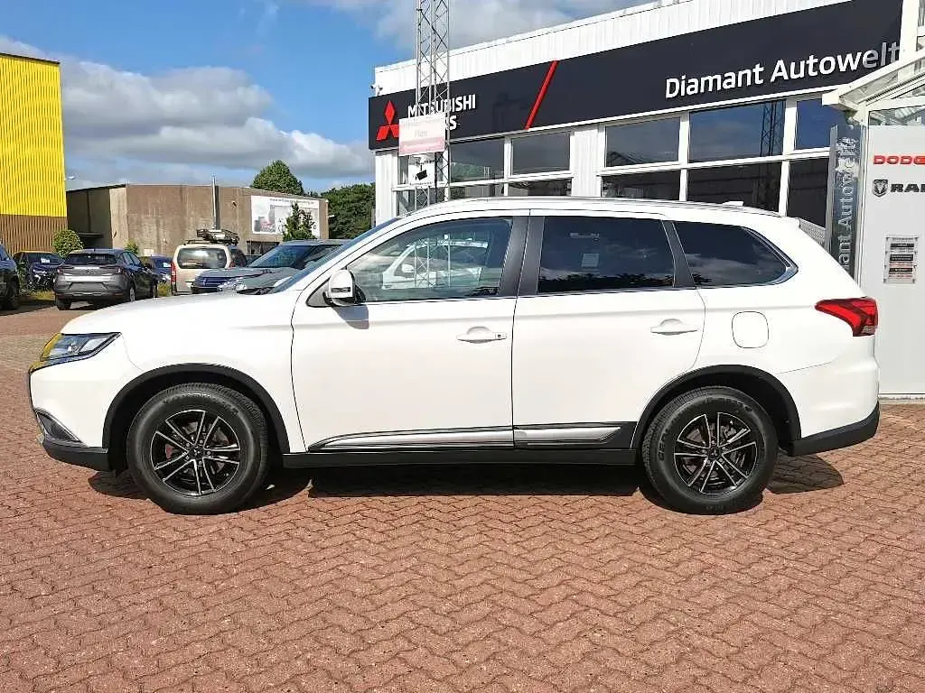 Gebraucht Mitsubishi Outlander Edition 150 PS (110 kW) 2017 Weiß SUV