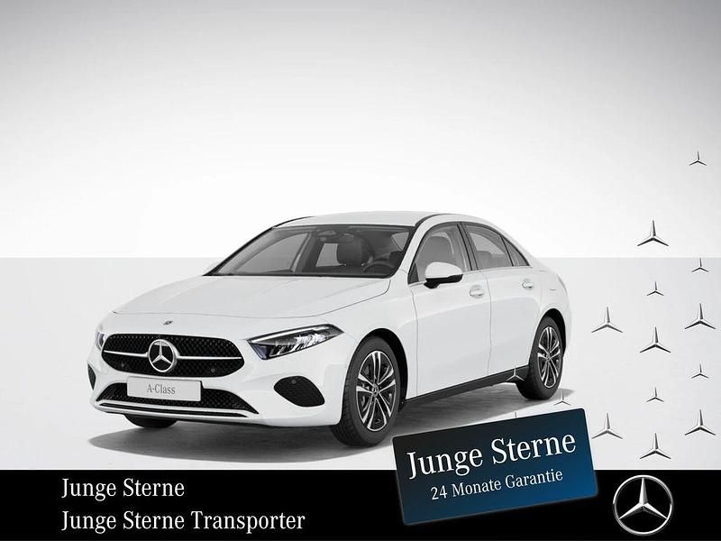 Unilack polarweiß Gebraucht 2024 Mercedes A250 Limousine | 24.420 € (Guter Preis) - Bild 1/3