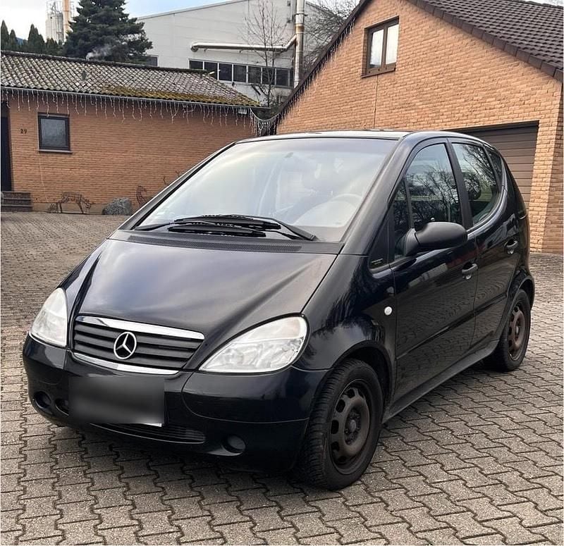Schwarz Gebraucht 2000 Mercedes A140 Kleinwagen | 1.940 € - Bild 1/4