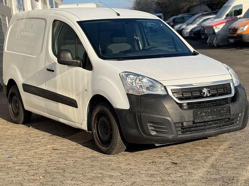 Gebraucht Peugeot Partner Premium 75 PS (55 kW) 2017 Weiß Van / Kleinbus