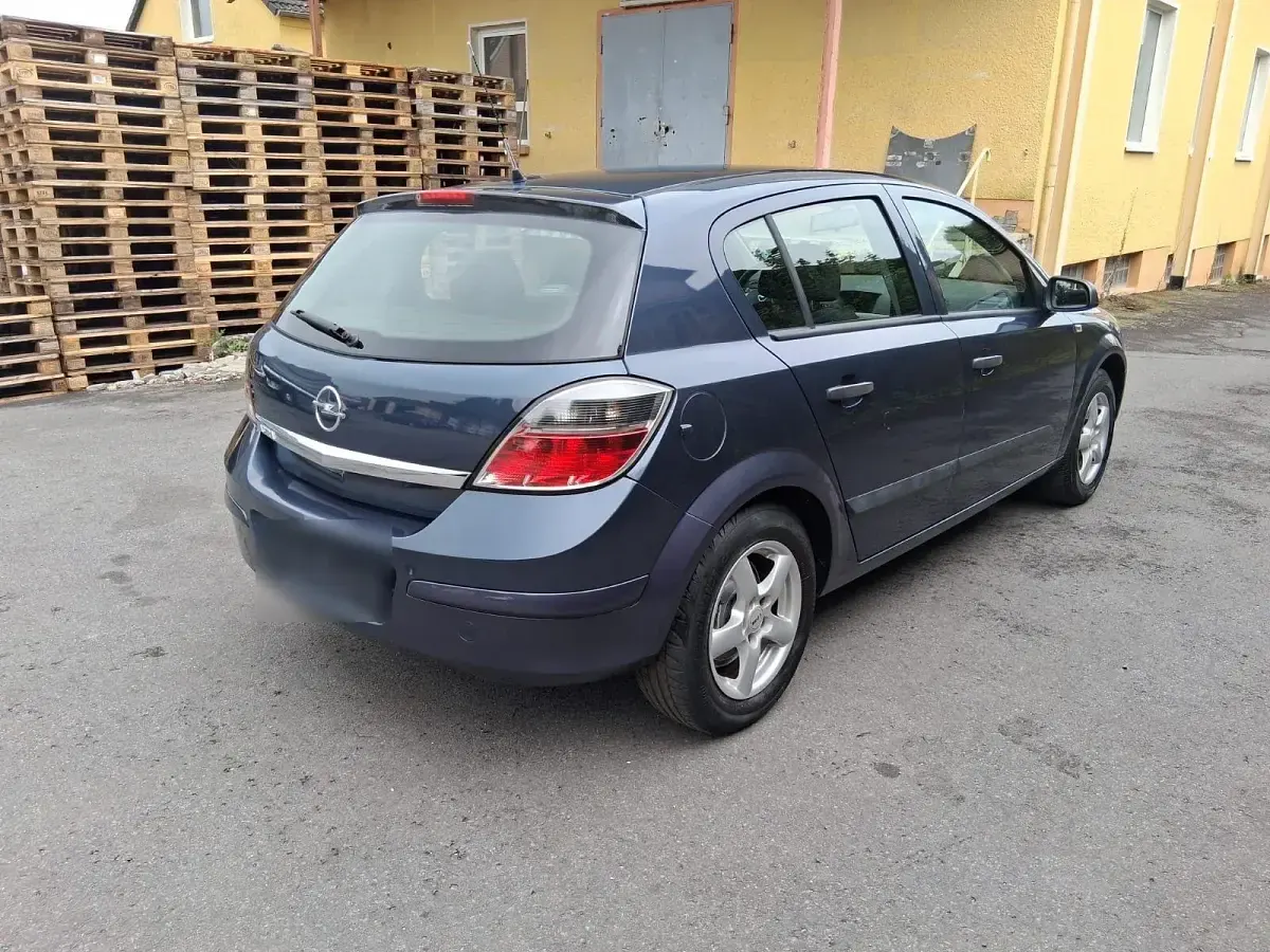 Gebraucht Opel Astra 102 PS (75 kW) 2009 Blau Kleinwagen