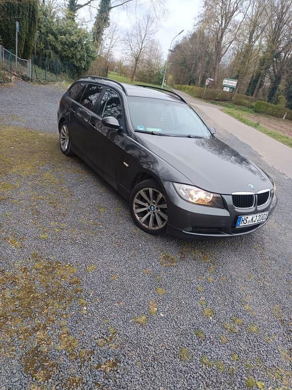 Gebraucht BMW 318 143 PS (105 kW) 2007 Grau Kombi