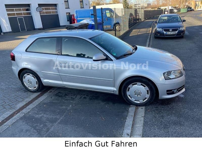 Gebraucht Audi A3 Attraction 105 PS (77 kW) 2012 Silber Limousine