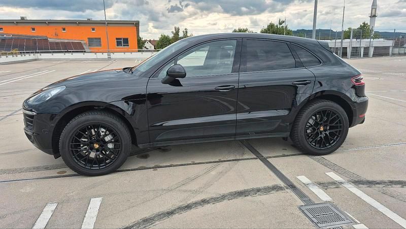 Schwarz Gebraucht 2014 Porsche Macan S SUV | 29.400 € (Teuer) - Bild 1/4