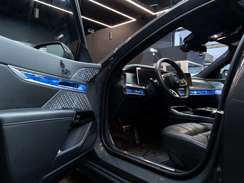 Gebraucht BMW i7 M Sport 400 kW (544 PS) 2023 Grau Limousine