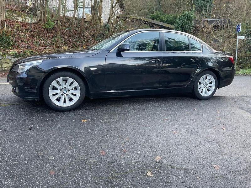 Schwarz Gebraucht 2008 BMW 523 Sport Line Limousine | 4.290 € (Fairer Preis) - Bild 1/4