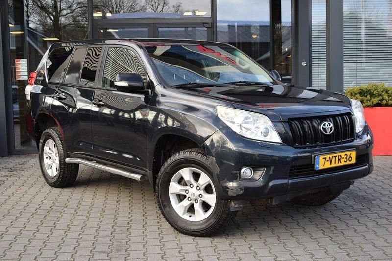 Blau Gebraucht 2012 Toyota Land Cruiser SUV | 22.984 € (Teuer) - Bild 1/4