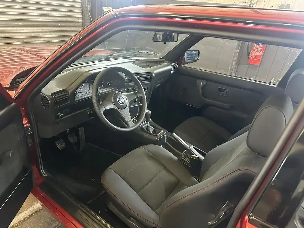 Gebraucht BMW 325 122 PS (89 kW) 1986 Rot Limousine