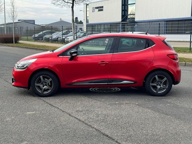Gebraucht Renault Clio IV Luxe 73 PS (53 kW) 2016 Rot Limousine
