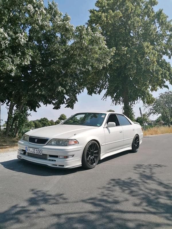 Weiß Gebraucht 1999 Toyota Mark II Limousine | 33.000 € - Bild 1/4