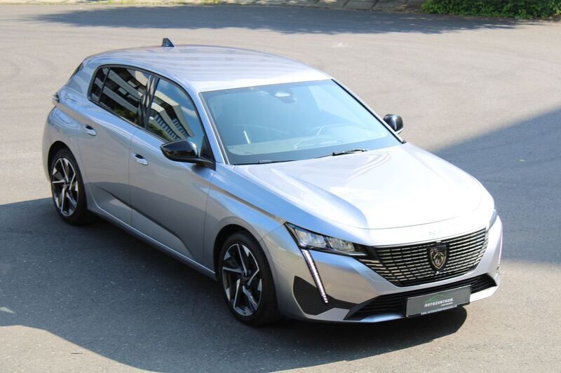 Grau Gebraucht 2023 Peugeot 308 Allure Limousine | 19.990 € (Fairer Preis) - Bild 1/4