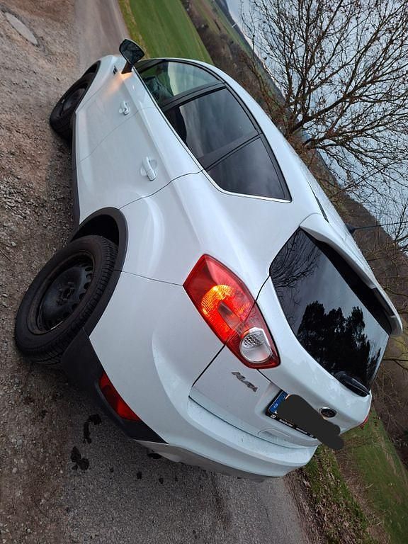 Gebraucht Ford Kuga Individual 140 PS (102 kW) 2011 Weiß SUV