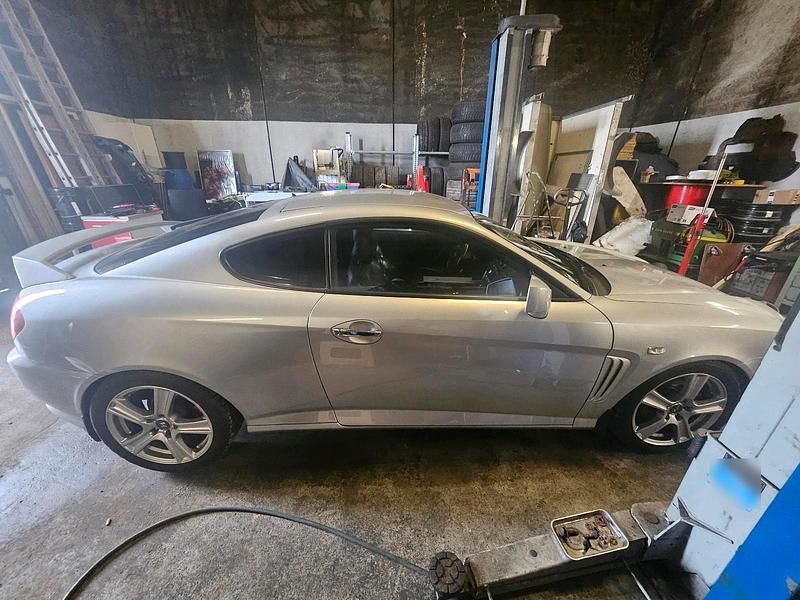 Gebraucht Hyundai Tuscani 167 PS (122 kW) 2003 Silber Coupé