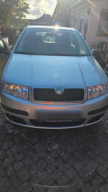 Silber Gebraucht 2006 Skoda Fabia Limousine | 300 € (Superpreis) - Bild 1/4