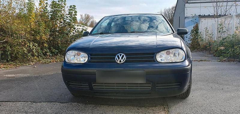 Usata VW Golf IV 75 CV (55 kW) 2000 Blu Utilitaria