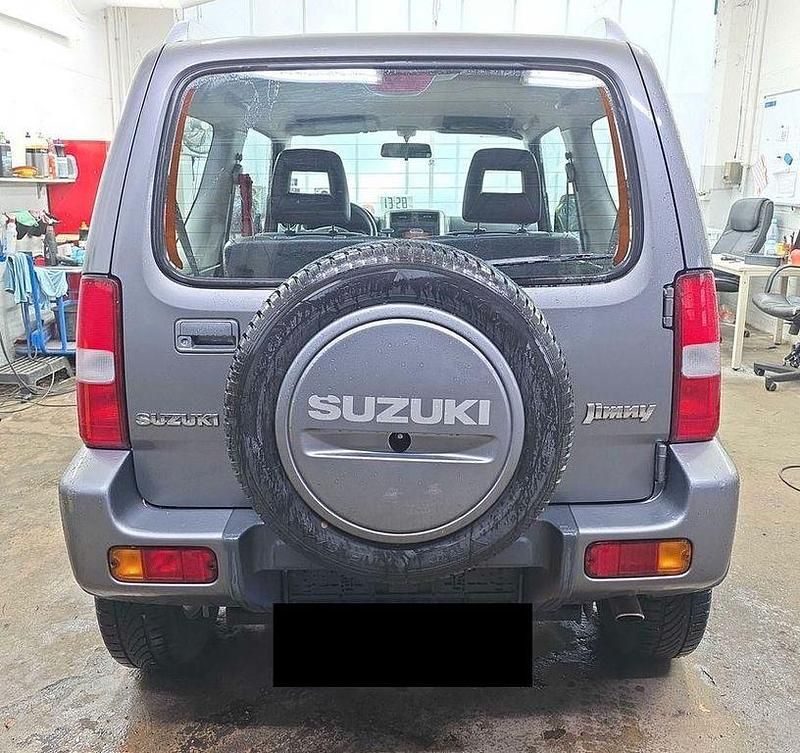 Second-hand Suzuki Jimny Style 86 CP (63 kW) 2006 Gri SUV