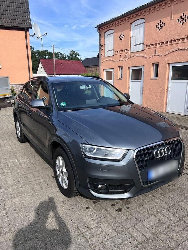 Gebraucht Audi Q3 Ambiente 140 PS (102 kW) 2013 Grau SUV