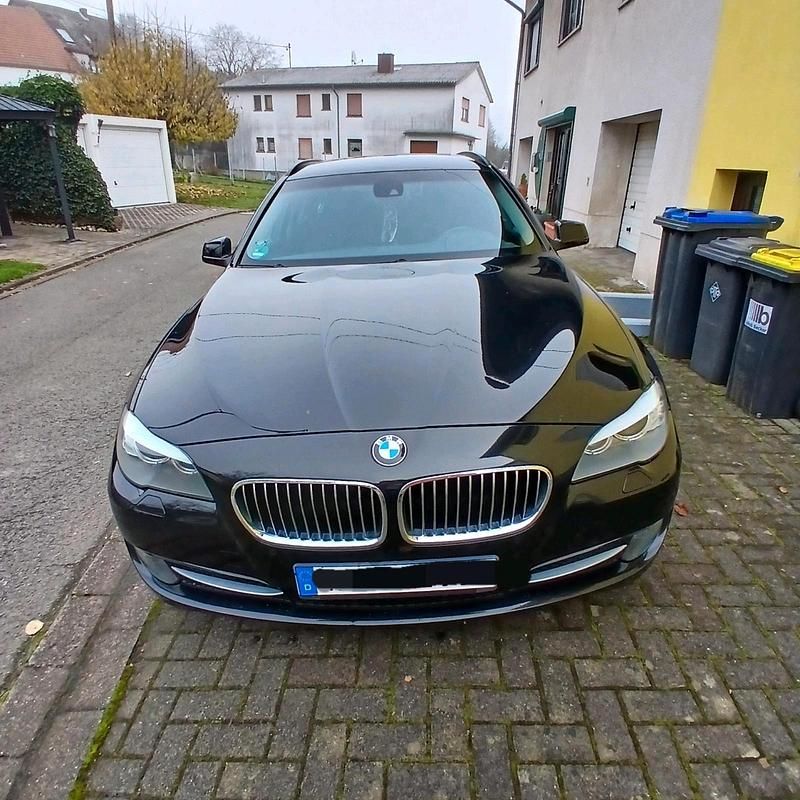 Schwarz Gebraucht 2011 BMW 525 Kombi | 8.500 € (Fairer Preis) - Bild 1/4