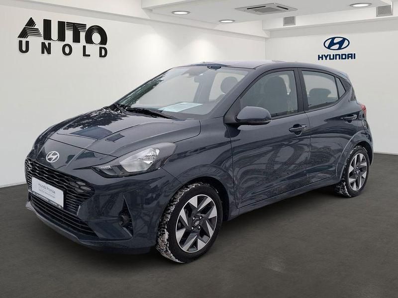 Grau Gebraucht 2024 Hyundai i10 Trend Kleinwagen | 16.490 € (Etwas zu teuer) - Bild 1/4