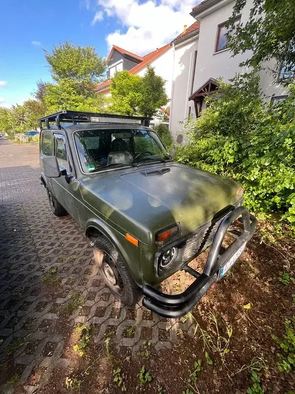 Gebraucht Lada niva 83 PS (61 kW) 2008 Grün SUV