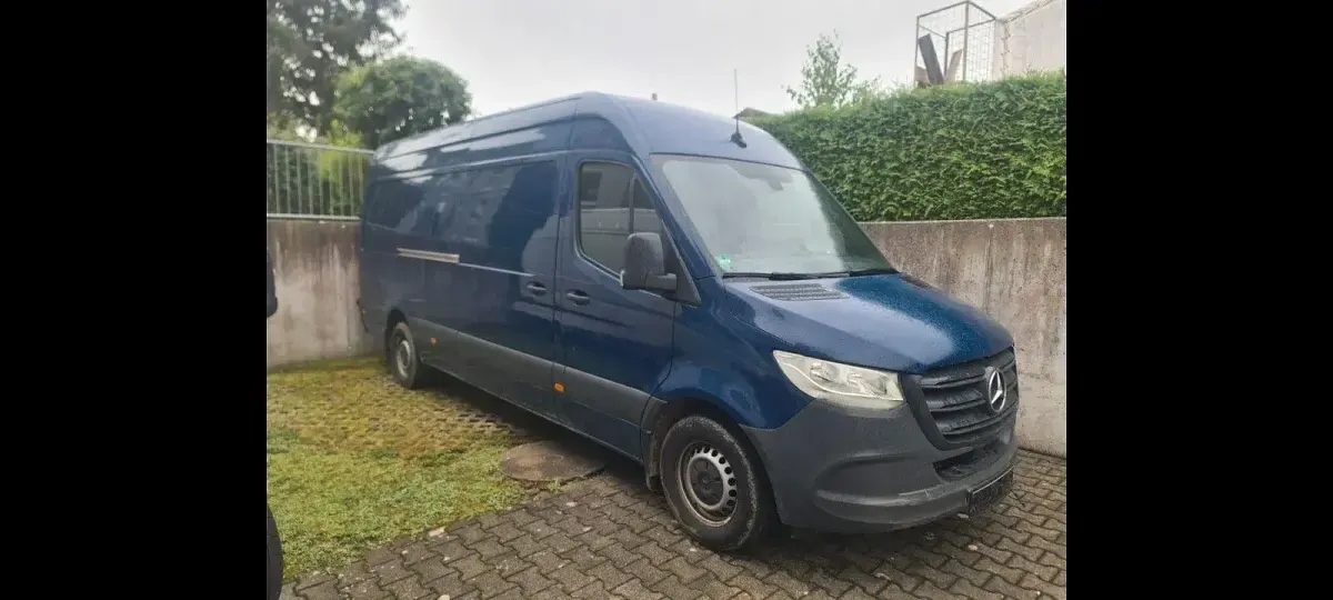 Używany Mercedes Sprinter 163 KM (119 kW) 2019 Niebieski Van