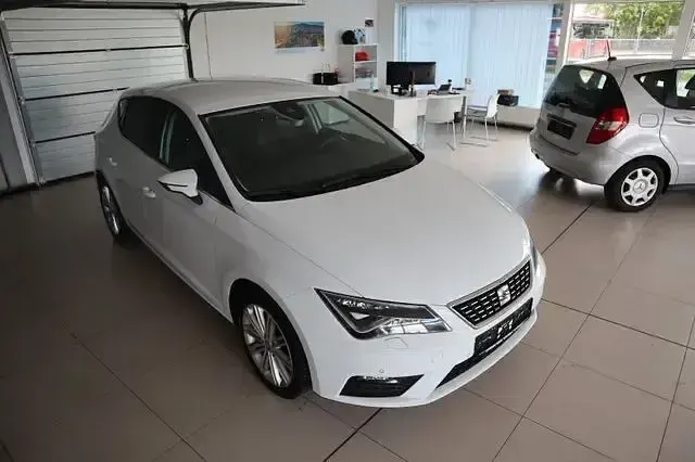 Używany Seat Leon XCELLENCE 125 KM (91 kW) 2017 Biały Sedan/Limuzyna