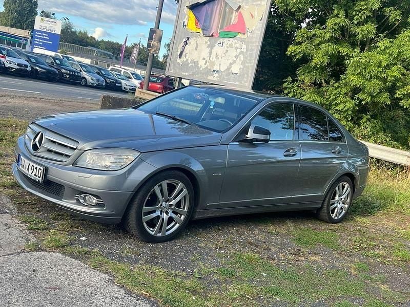 Grau Gebraucht 2007 Mercedes C320 Avantgarde Limousine | 7.650 € (Fairer Preis) - Bild 1/4
