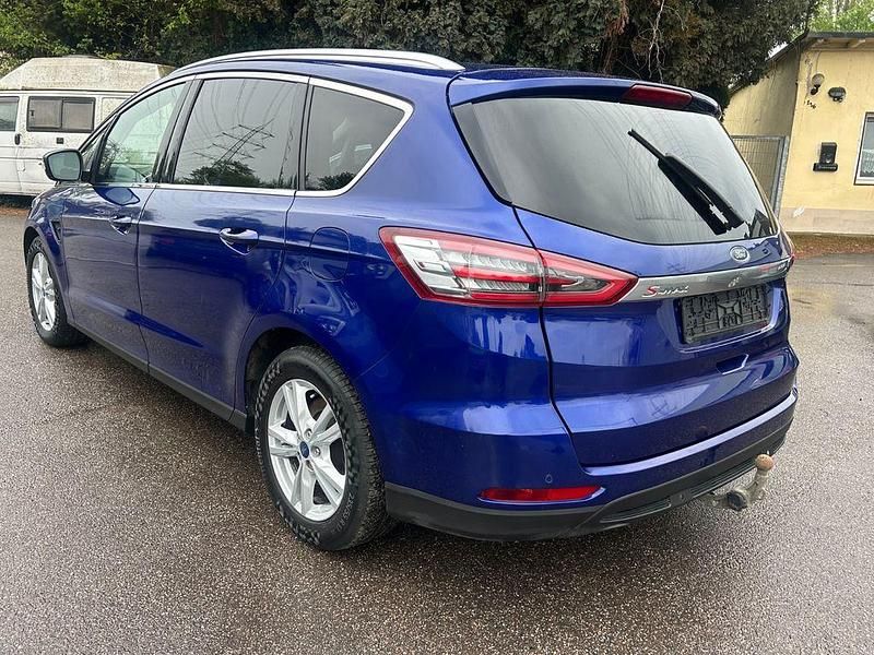 Gebraucht Ford S-MAX Titanium 160 PS (117 kW) 2017 Blau Van / Kleinbus