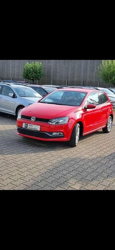 Gebraucht VW Polo LOUNGE 60 PS (44 kW) 2015 Rot Limousine