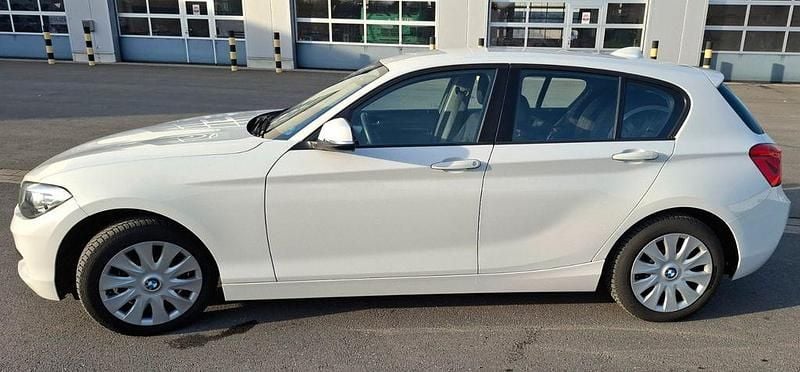 Gebraucht BMW 118 Advantage 136 PS (100 kW) 2016 Weiß Kleinwagen