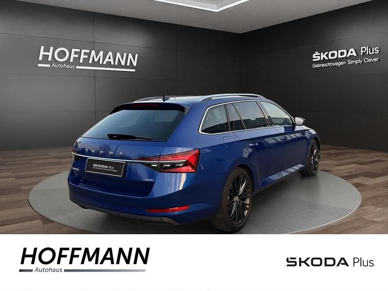 Gebraucht Skoda Superb Premium Edition 200 PS (147 kW) 2022 Nightfireblau metallic Kombi