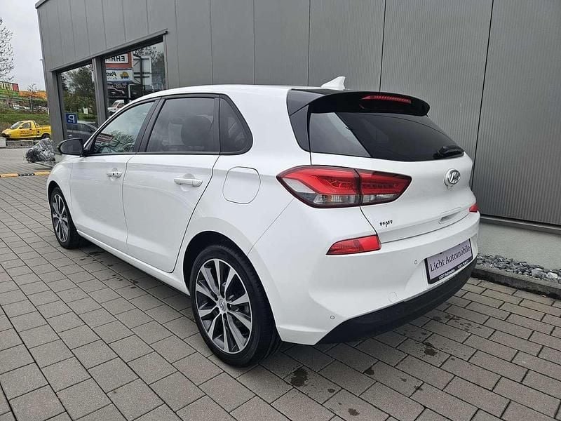Gebraucht Hyundai i30 YES! 140 PS (102 kW) 2019 Polar white / sol Kleinwagen