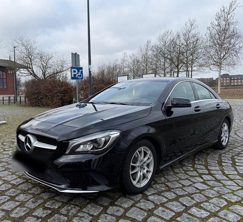 Gebraucht Mercedes CLA180 2019 Schwarz Limousine