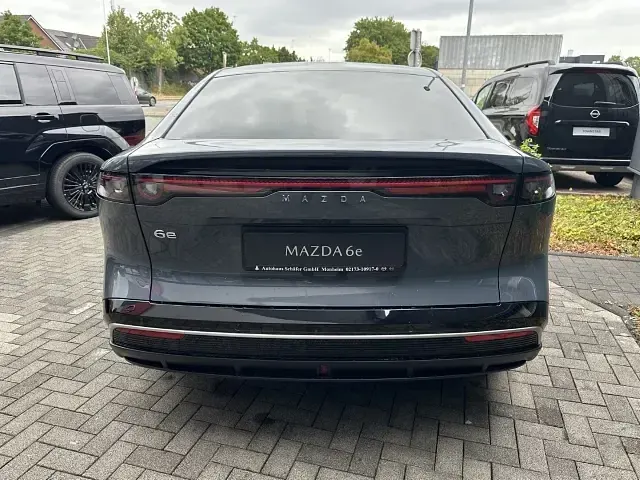 Neu Mazda 6e Takumi-Line 189 kW (258 PS) 2026 Grau Limousine