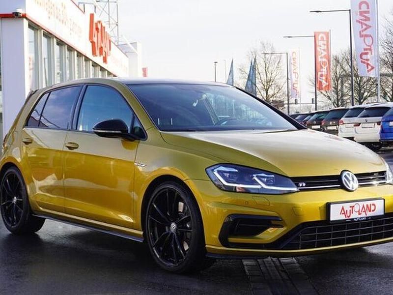 Gebraucht VW Golf VII R 300 PS (220 kW) 2019 Kurkumagelb metallic Limousine