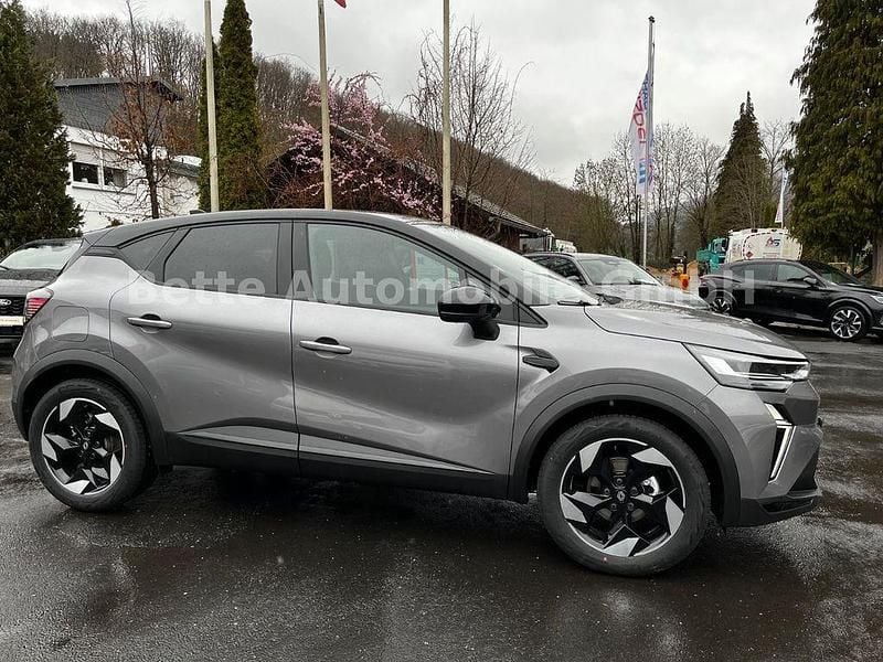 Neu Renault Captur Techno 140 PS (102 kW) 2026 Grau SUV