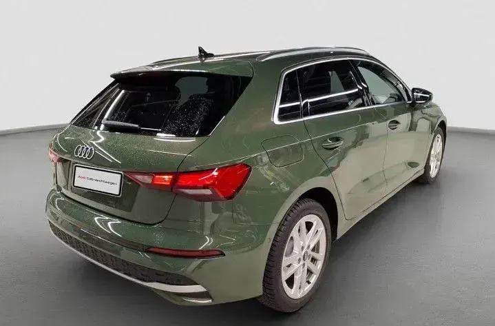 Gebraucht Audi A3 Advanced Plus 116 PS (85 kW) 2025 Distriktgrün metallic Limousine