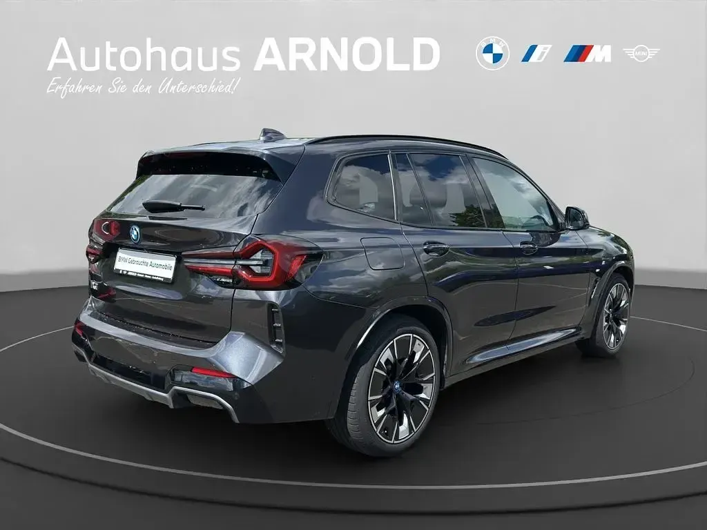 Gebraucht BMW iX3 Impressive 210 kW (286 PS) 2023 Sophistograu brillanteffekt SUV