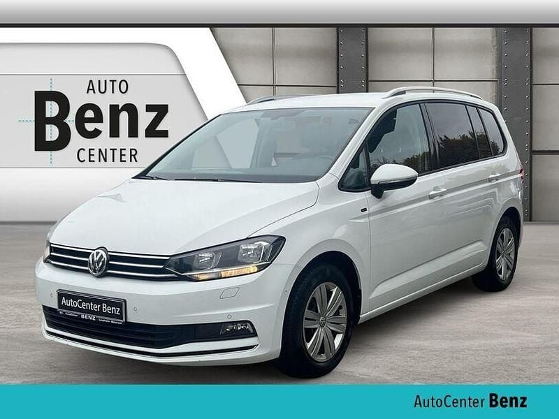 Weiß Gebraucht 2018 VW Touran Join Van / Kleinbus | 16.790 € (Fairer Preis) - Bild 1/4