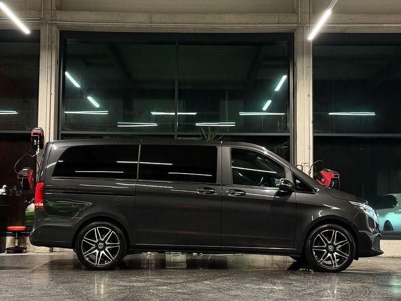 Gebraucht Mercedes V250 Night 190 PS (139 kW) 2021 Grau Van / Kleinbus