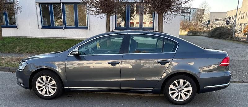 Gebraucht VW Passat 122 PS (89 kW) 2014 Grau Limousine