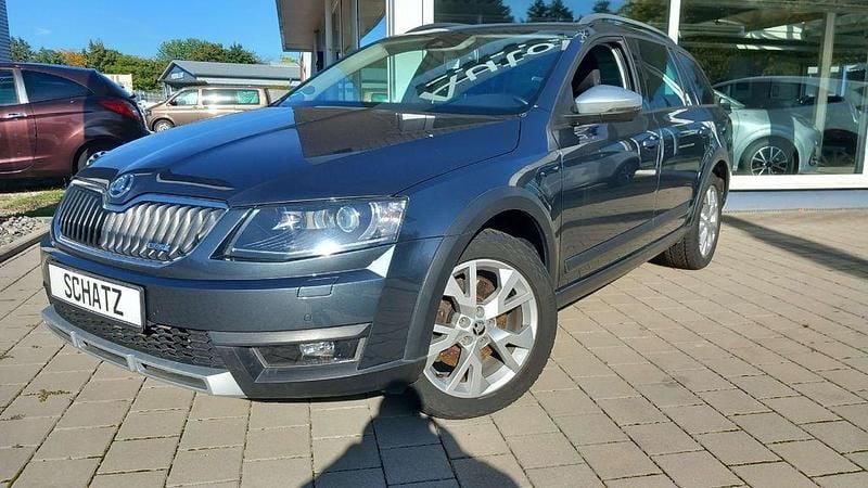 Gebraucht Skoda Octavia Scout Scout 4x4 184 PS (135 kW) 2015 Metalgrau metallic Kombi
