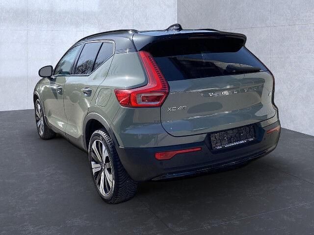 Second-hand Volvo XC40 Core 185 kW (252 CP) 2023 Verde SUV
