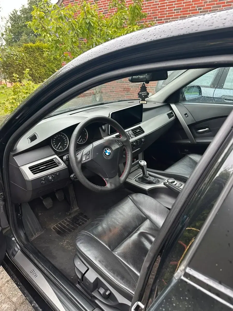 Gebraucht BMW 523 177 PS (130 kW) 2006 Schwarz Limousine