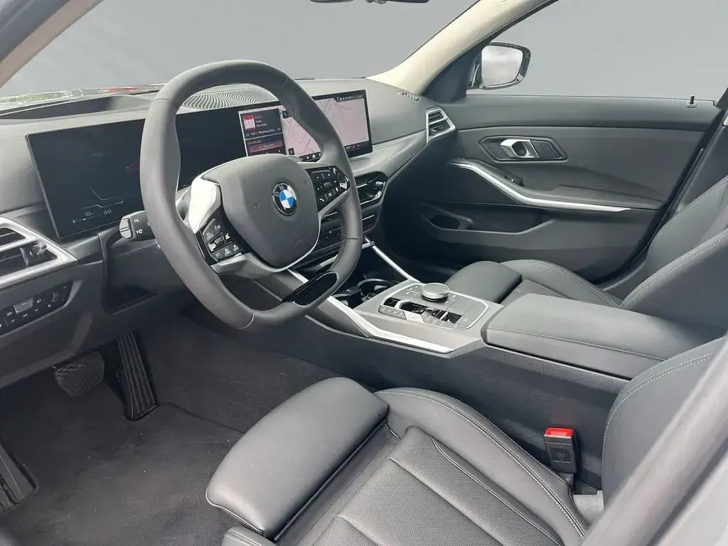 Gebraucht BMW 318 Sport Line 156 PS (114 kW) 2024 Grau Kombi